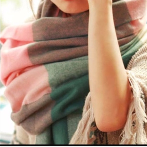 Plaid scarf in two colors! - Picture 4 of 7